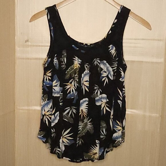 Doe & Rae Black Floral Flowy Tank Mesh Straps Medium - Picture 2 of 7